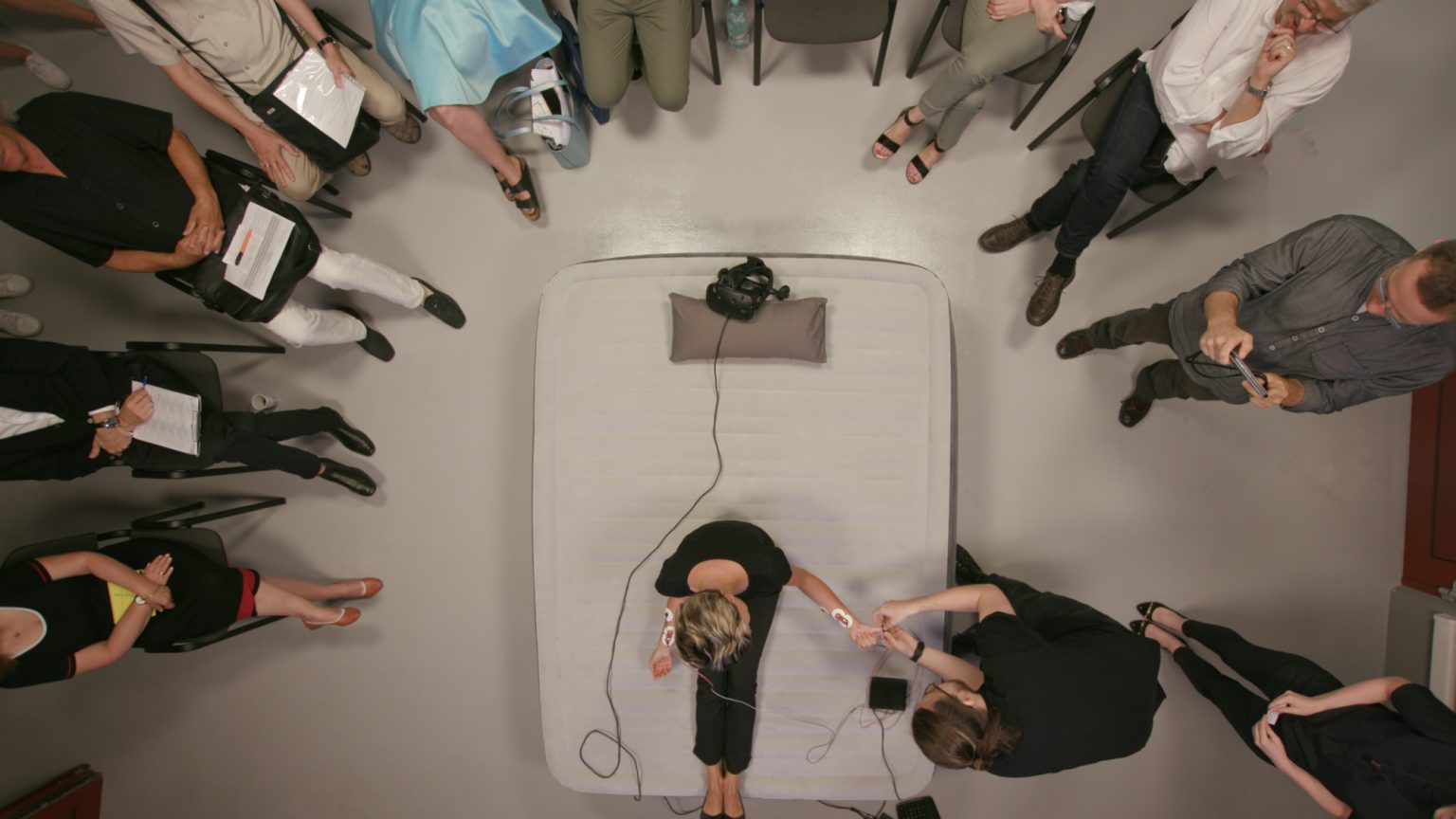 Medytatorium | Karolina Polkowska + Mateusz Kajma Interaktywne doświadczenie VR Czujniki biofeedback | silnik gameingowy | hmd więcej: https://zdarzeniawirtualne.asp.waw.pl/portfolio/medytatorium-polkowska-kajma/