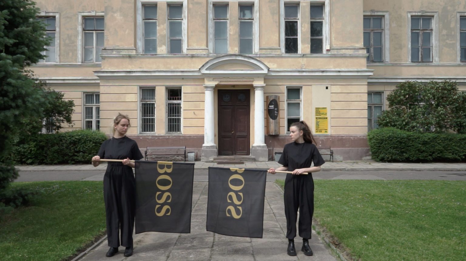 Marta Matysiak i Paula Jędrzejczak, "Just go on", performans