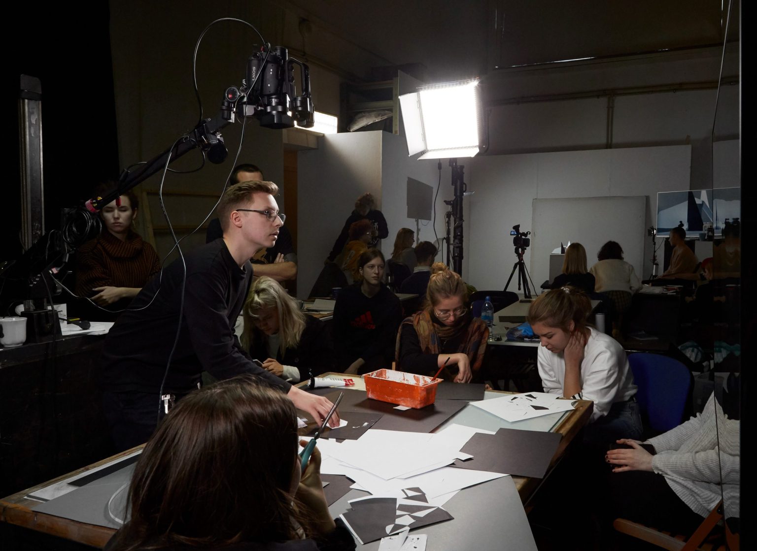 Kompozycja asymetryczna w aspekcie następstw w czasie - ćwiczenie grupowe // 1 rok / 2019-11