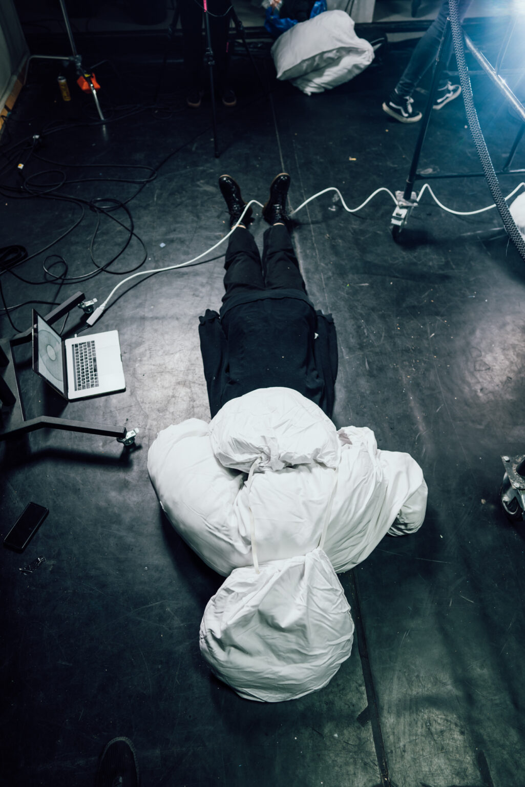 Performatywne, grupowe działanie studenckie. Budowanie własnego języka komunikacji wizualnej.