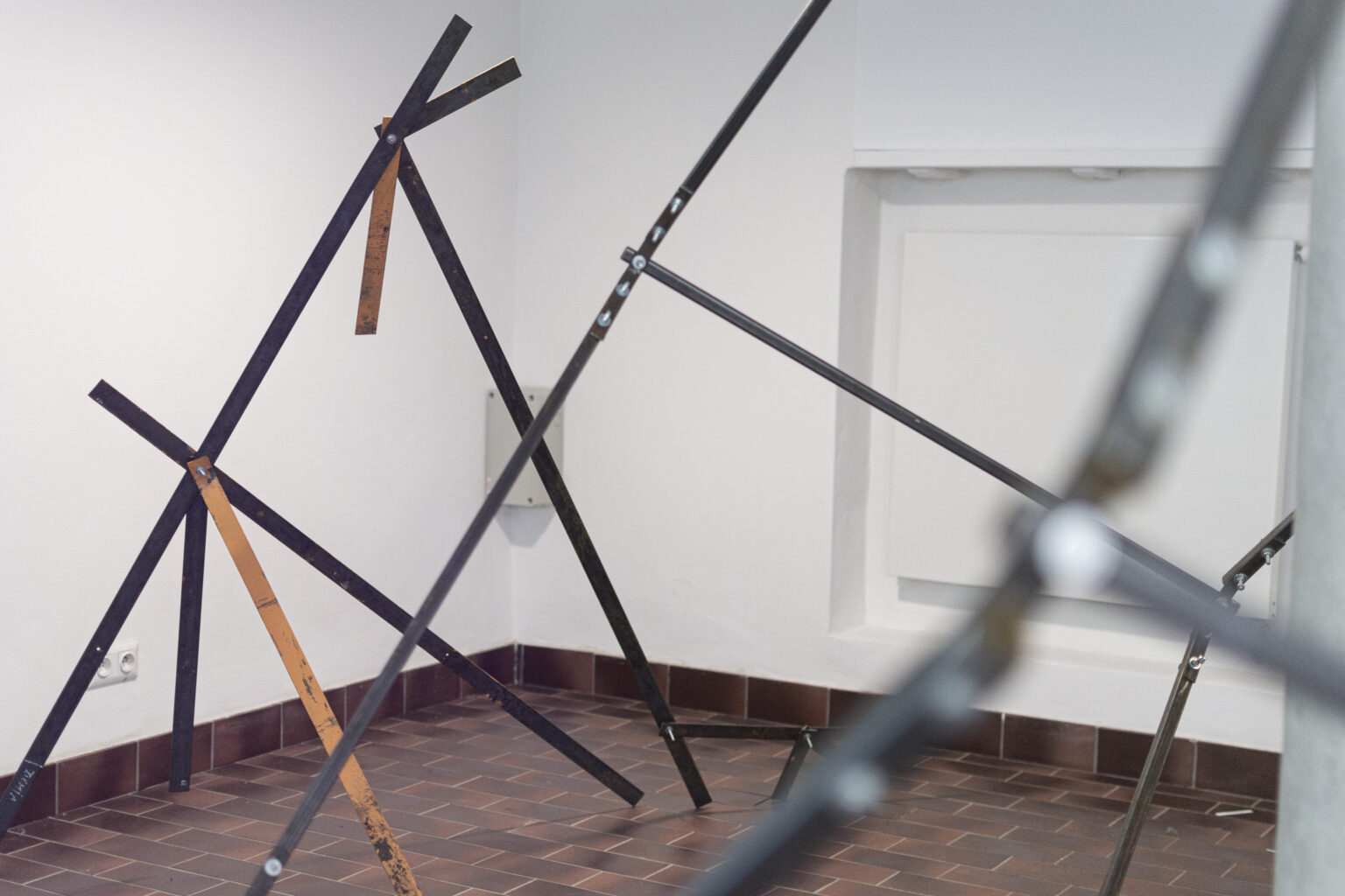 Rzeźba metalowe w Muzeum Woli.