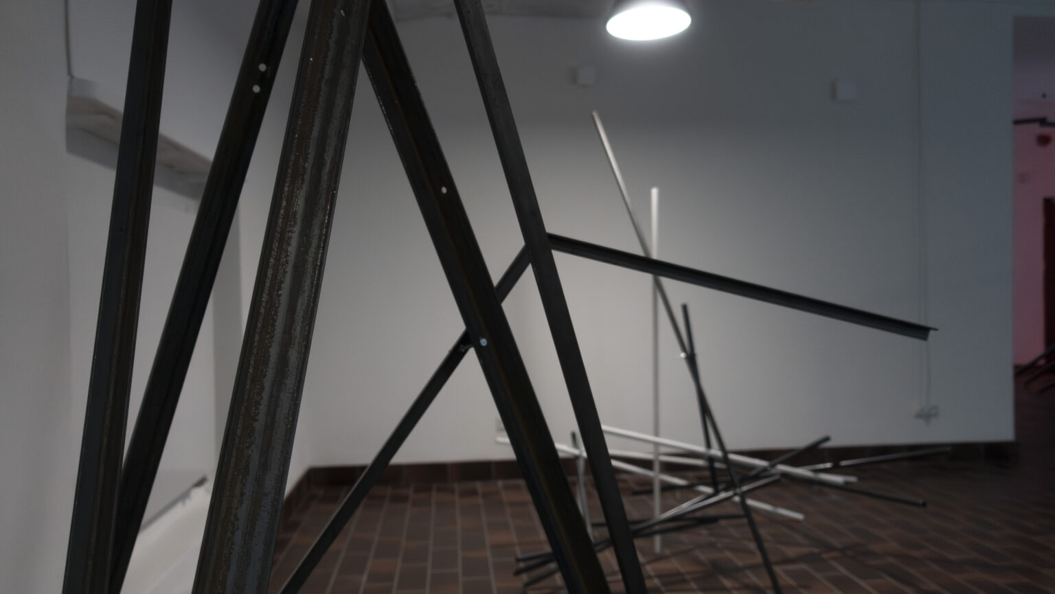 Rzeźba metalowa w Muzeum Woli