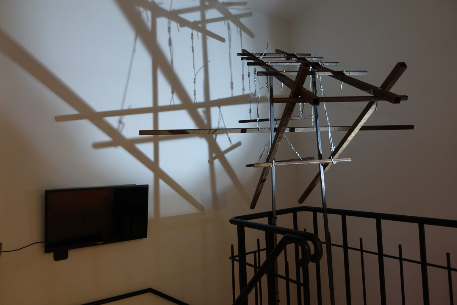 Rzeźba metalowe w Muzeum Woli.