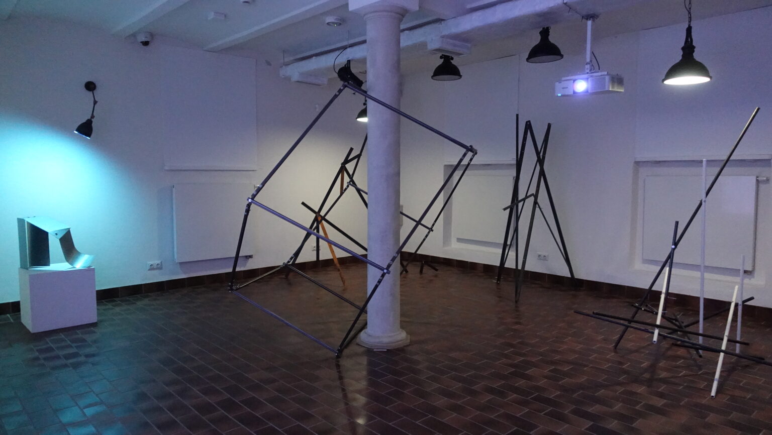 Rzeźba metalowe w Muzeum Woli.