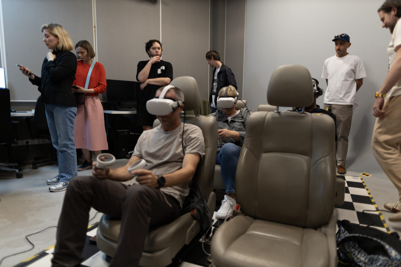 Dokumentacja fotograficzna wystawy końcoworocznej. Przegląd wystawy przed rozpoczęciem Akademii Otwartej 2025.