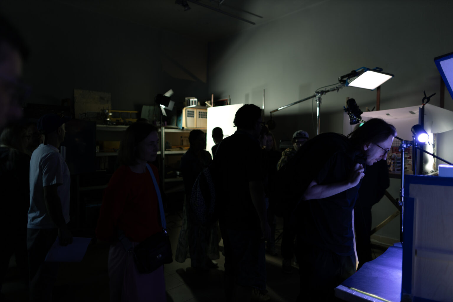 Dokumentacja fotograficzna wystawy końcoworocznej. Przegląd wystawy przed rozpoczęciem Akademii Otwartej 2025.