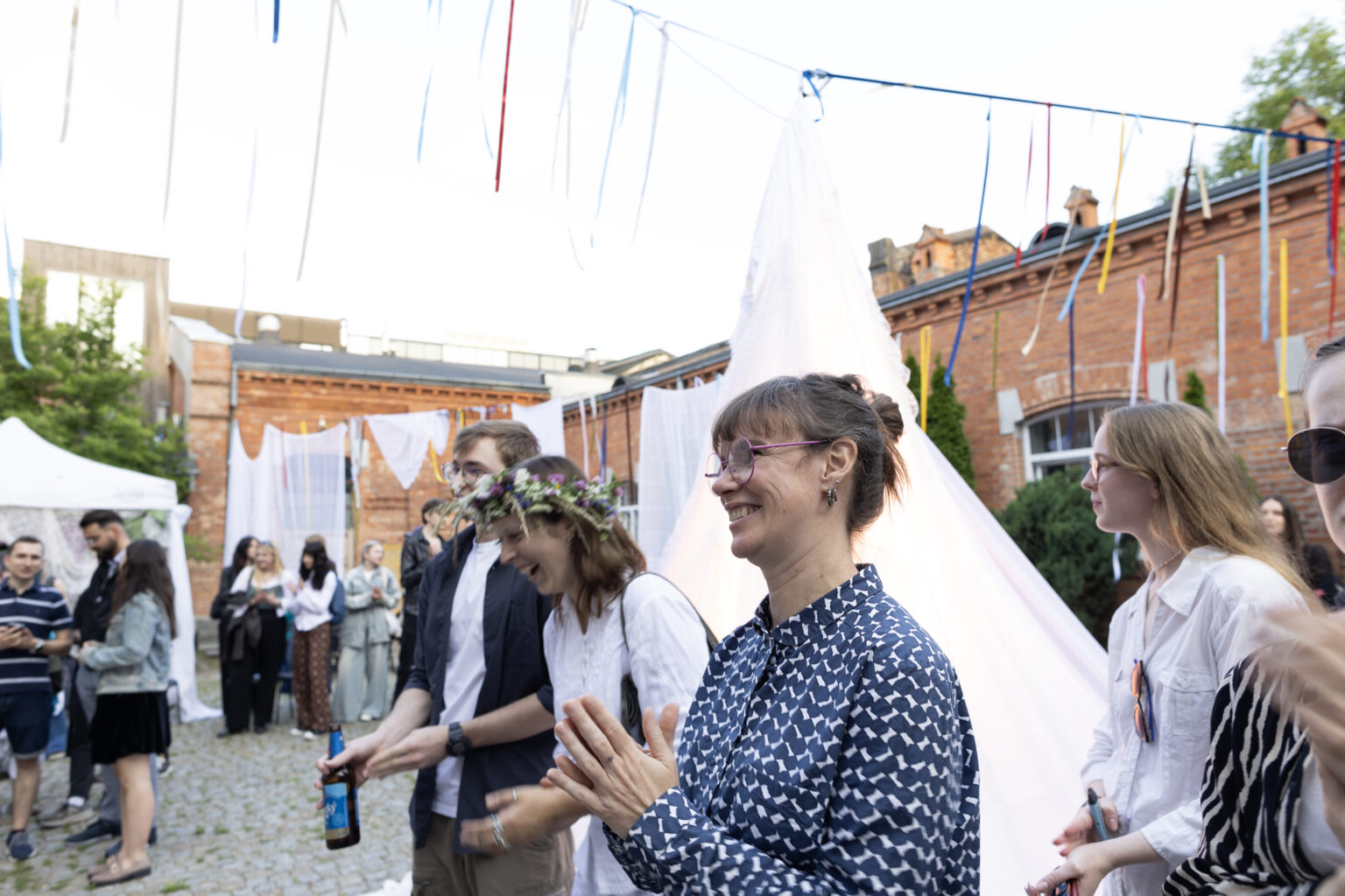 Dokumentacja fotograficzna wystawy końcoworocznej. Przegląd wystawy przed rozpoczęciem Akademii Otwartej 2025.