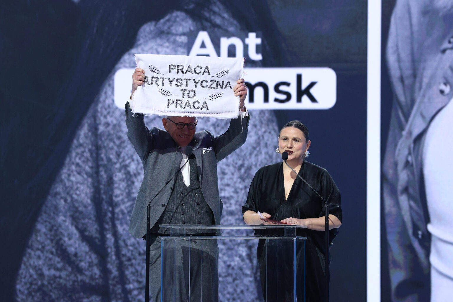 Ant Łakomsk na gali rozdania Paszportów Polityki 2025